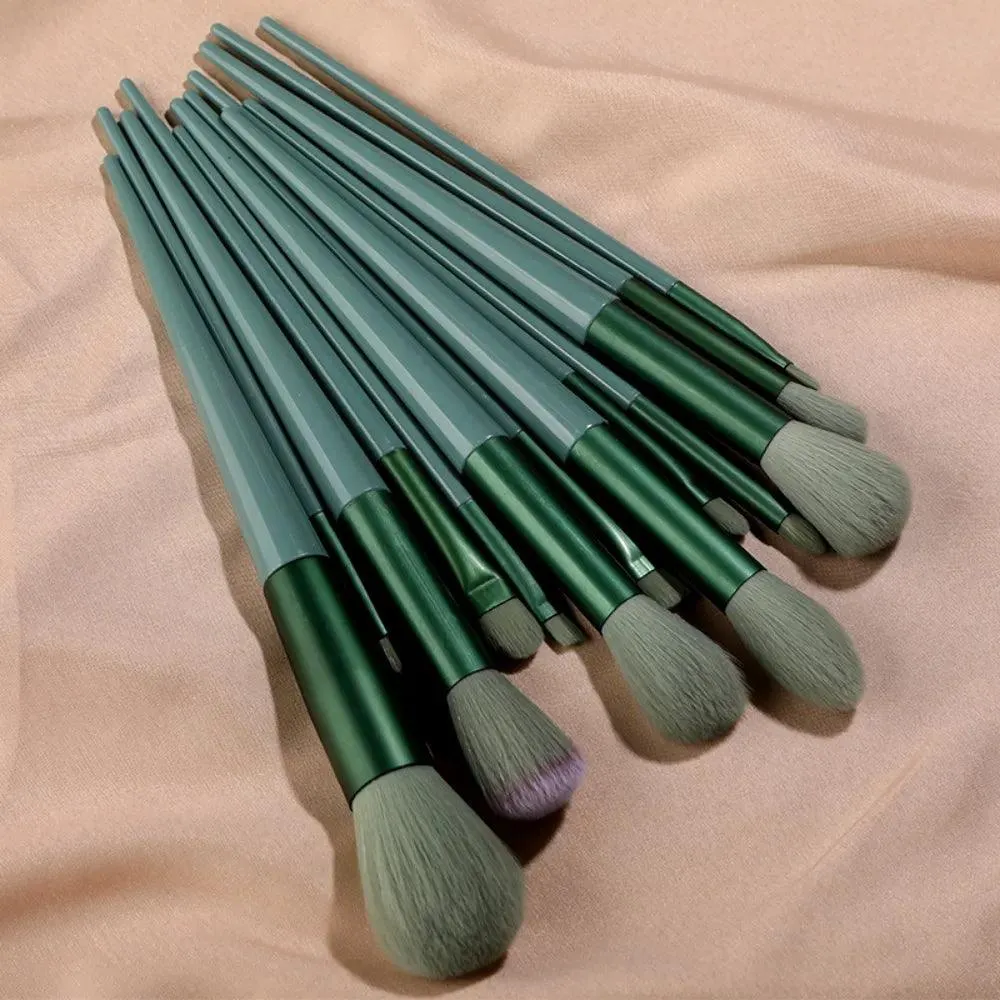 Beauty Artist's Essential Makeup Brush Set: Create Flawless Looks