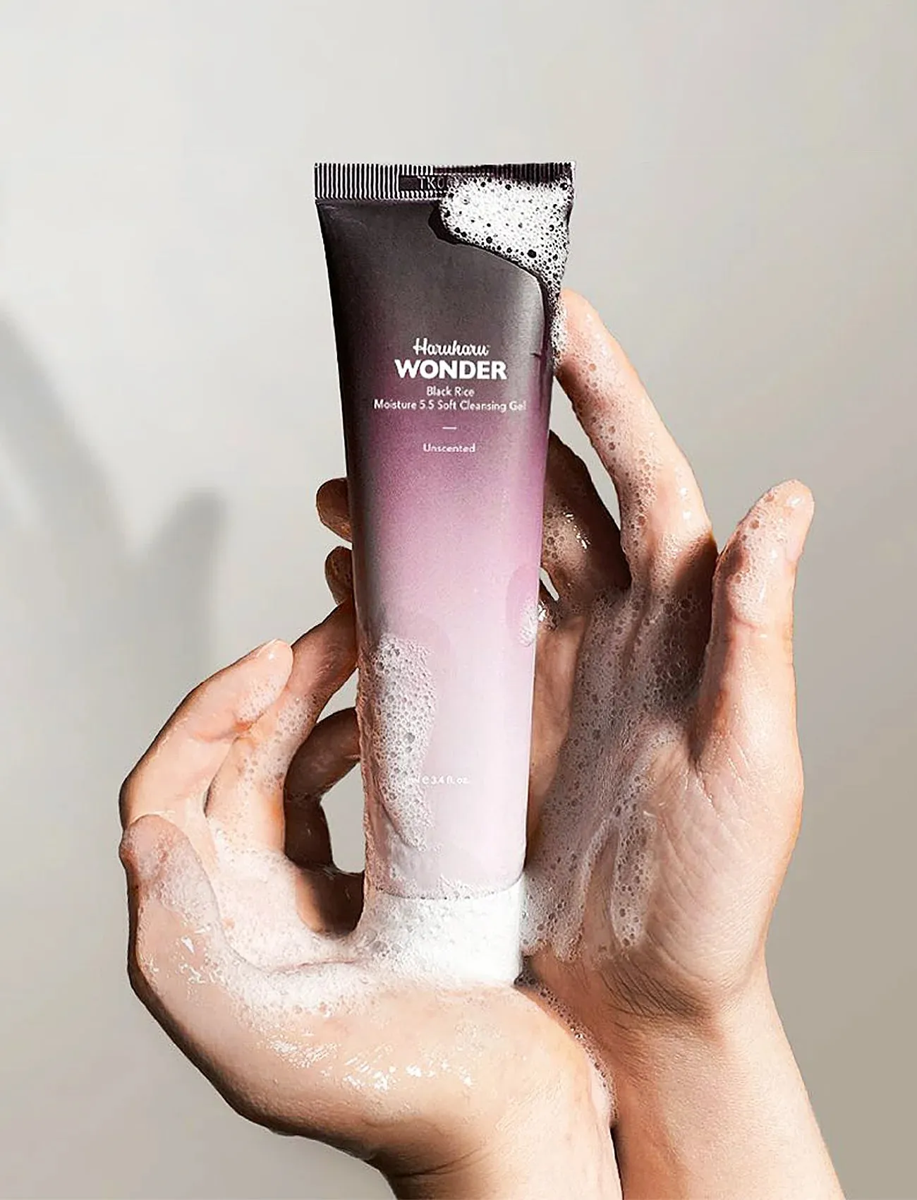 HARUHARU WONDER Black Rice Moisture 5.5 Soft Cleansing Gel غسول الرز الاسود الجل من هاروهارو
